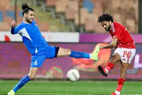 حسين الشحات يغيب عن مباراة الأهلي وبيراميدز بداعي الإيقاف